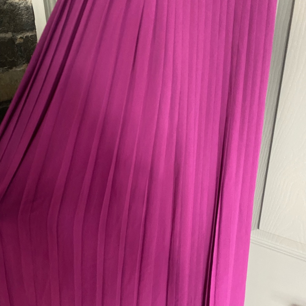 Soieblu Pleated Maxi Dress - Picture 9 of 9